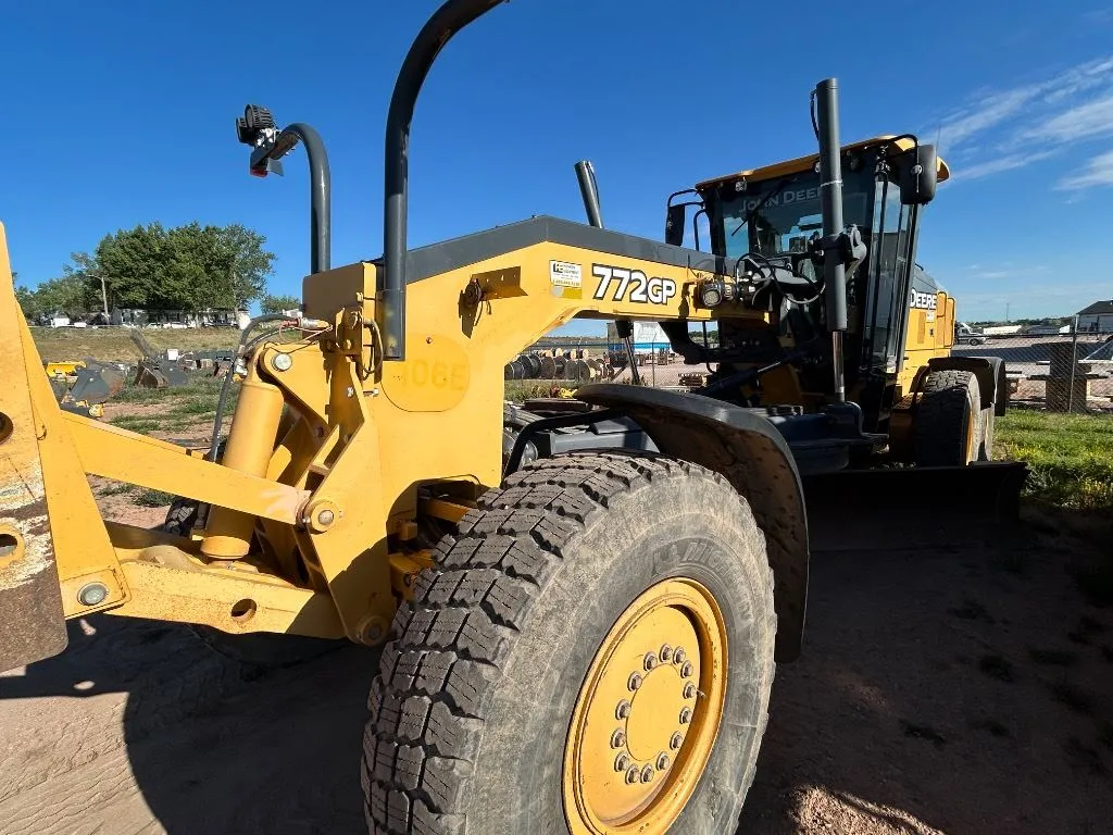 2014 John Deere 772G
