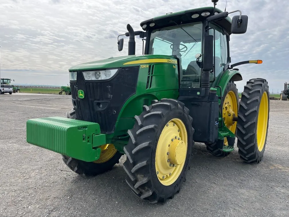 2016 John Deere 7290R