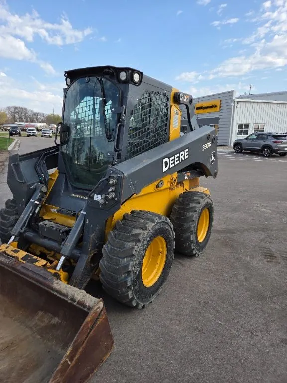 2017 John Deere 330G