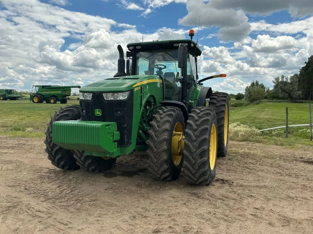 2017 John Deere 8320R