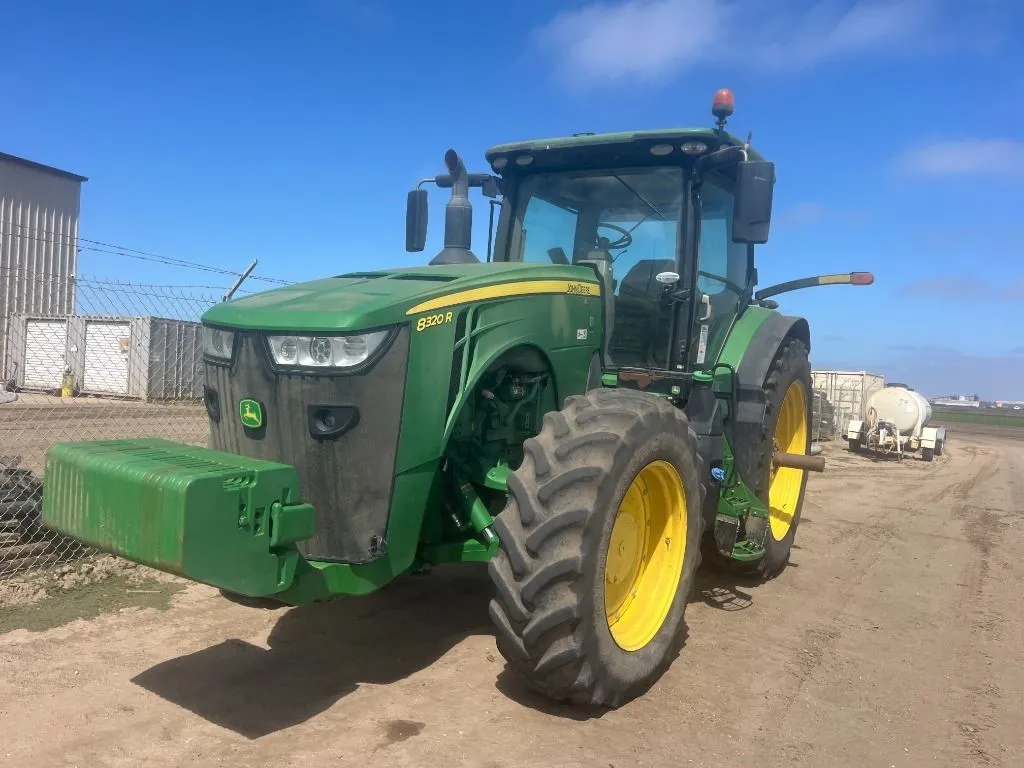 2018 John Deere 8320R