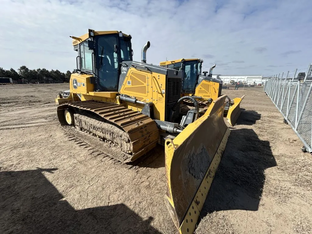2021 John Deere 750L