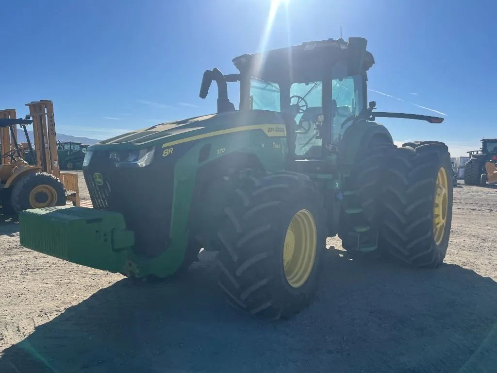 2021 John Deere 8R 370