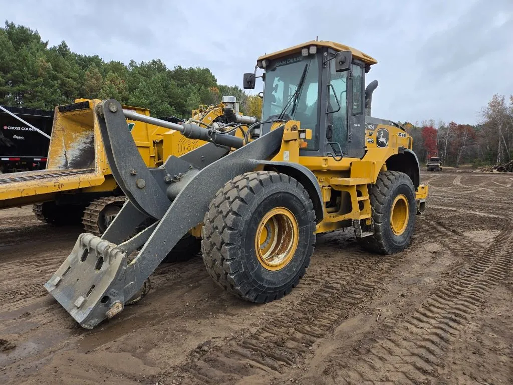 2023 John Deere 624P