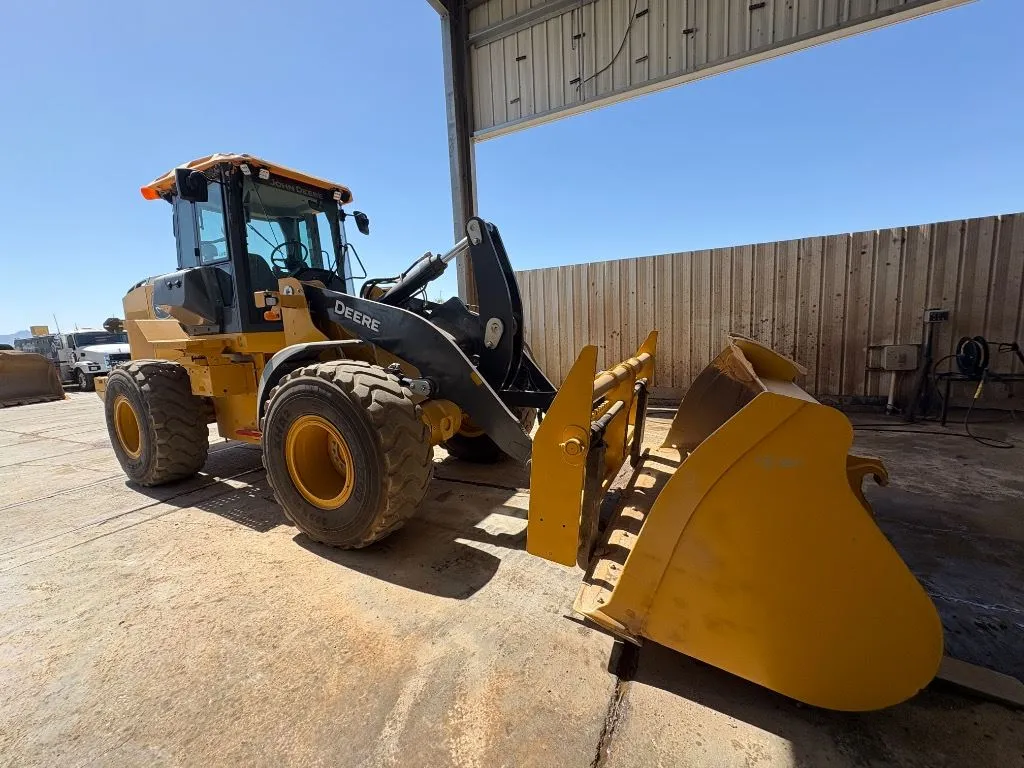 2023 John Deere 624P