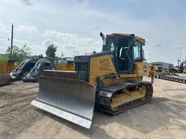 2023 John Deere 700L