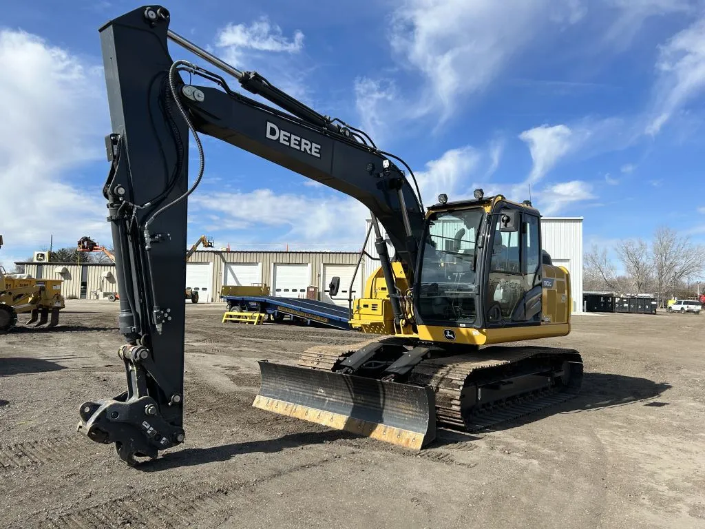 2022 John Deere 130GLC
