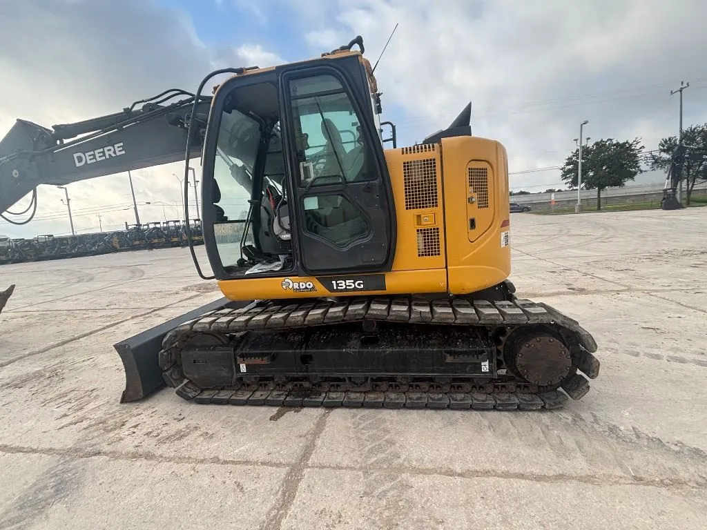 2022 John Deere 135G