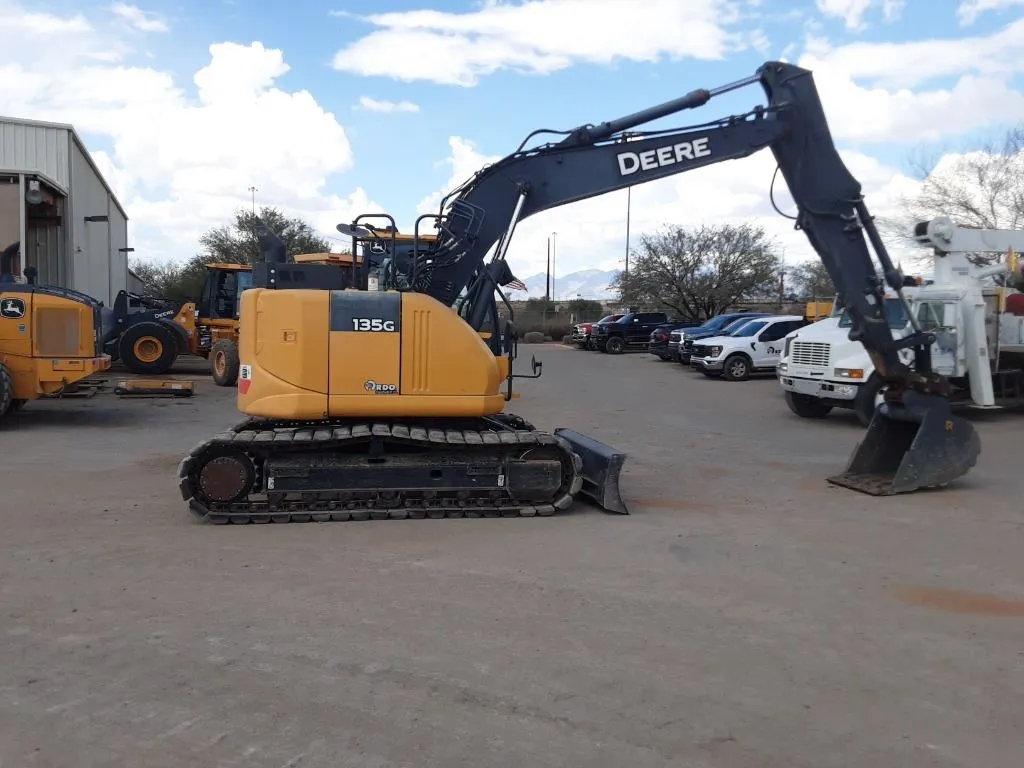 2020 John Deere 135G