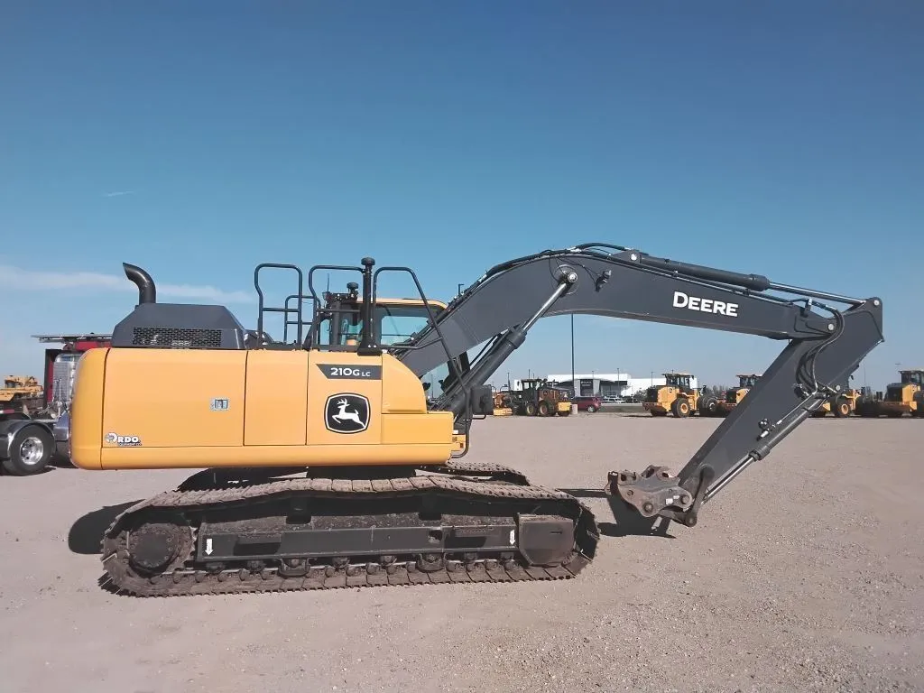 2021 John Deere 210GLC