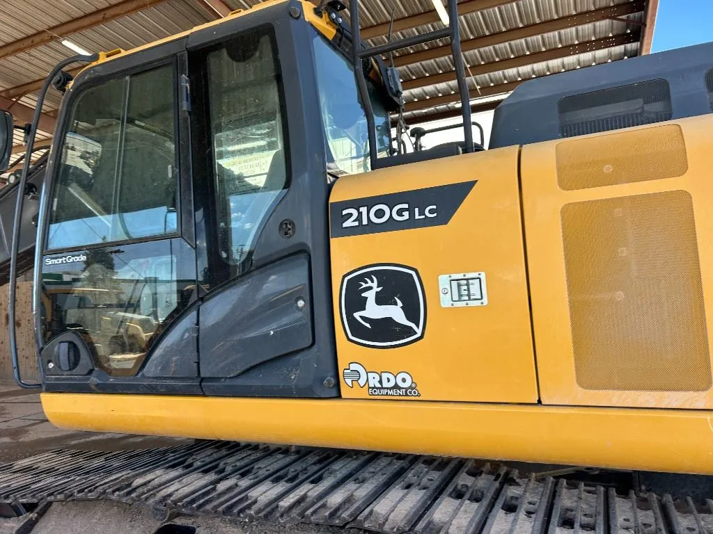 2021 John Deere 210GLC