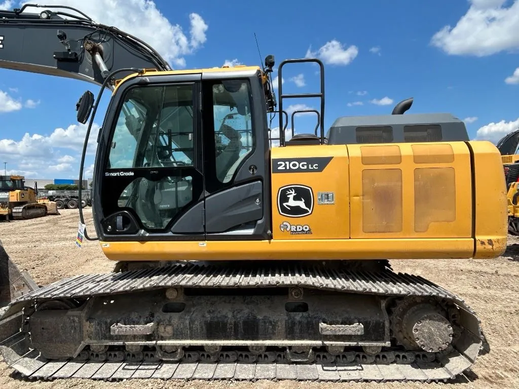 2021 John Deere 210GLC