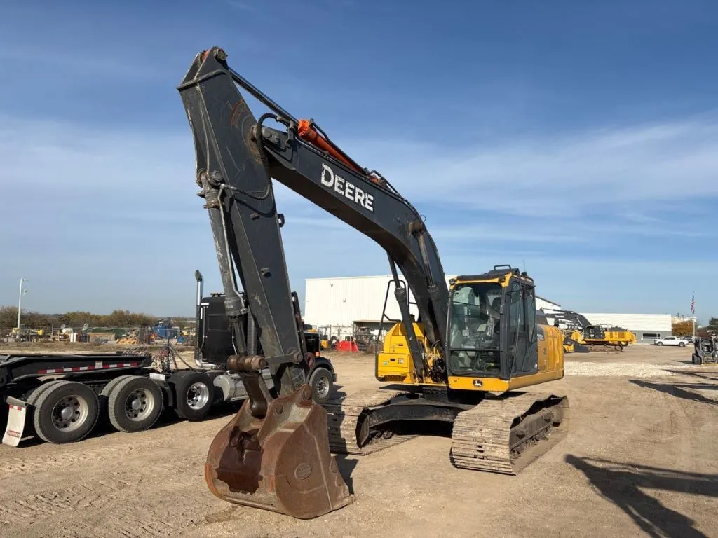 2019 John Deere 210GLC