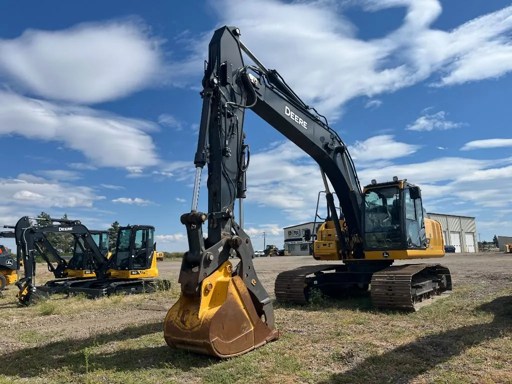 2023 John Deere 210P
