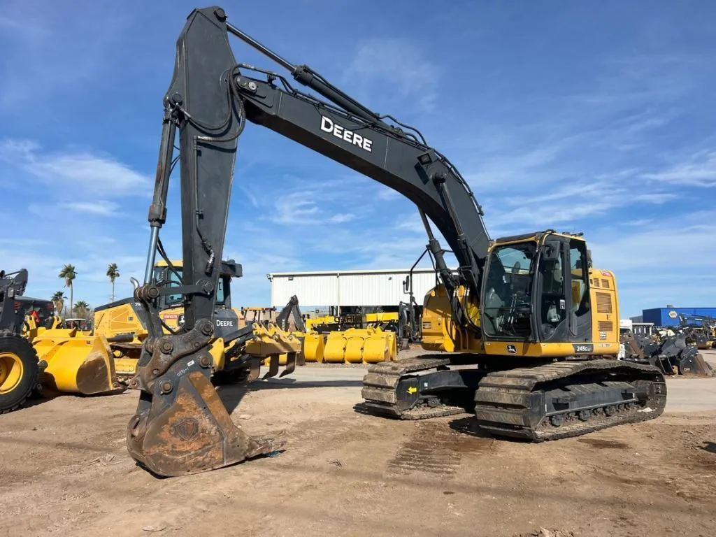2021 John Deere 245G
