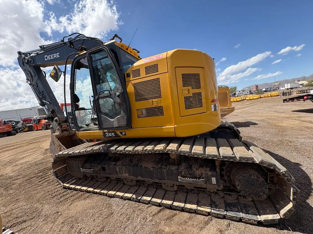 2023 John Deere 245P