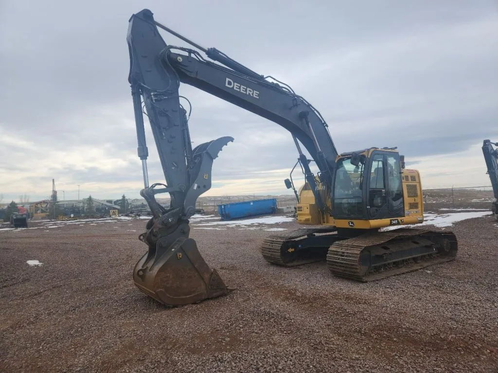 2023 John Deere 245P