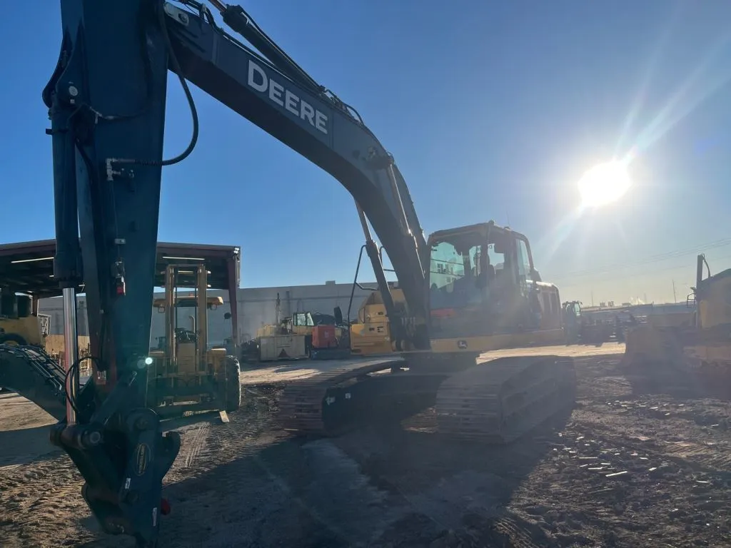 2020 John Deere 250GLC