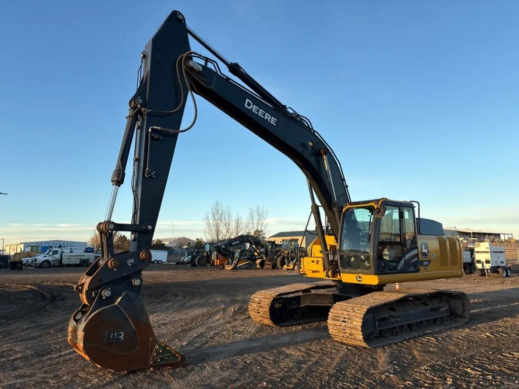 2023 John Deere 250P