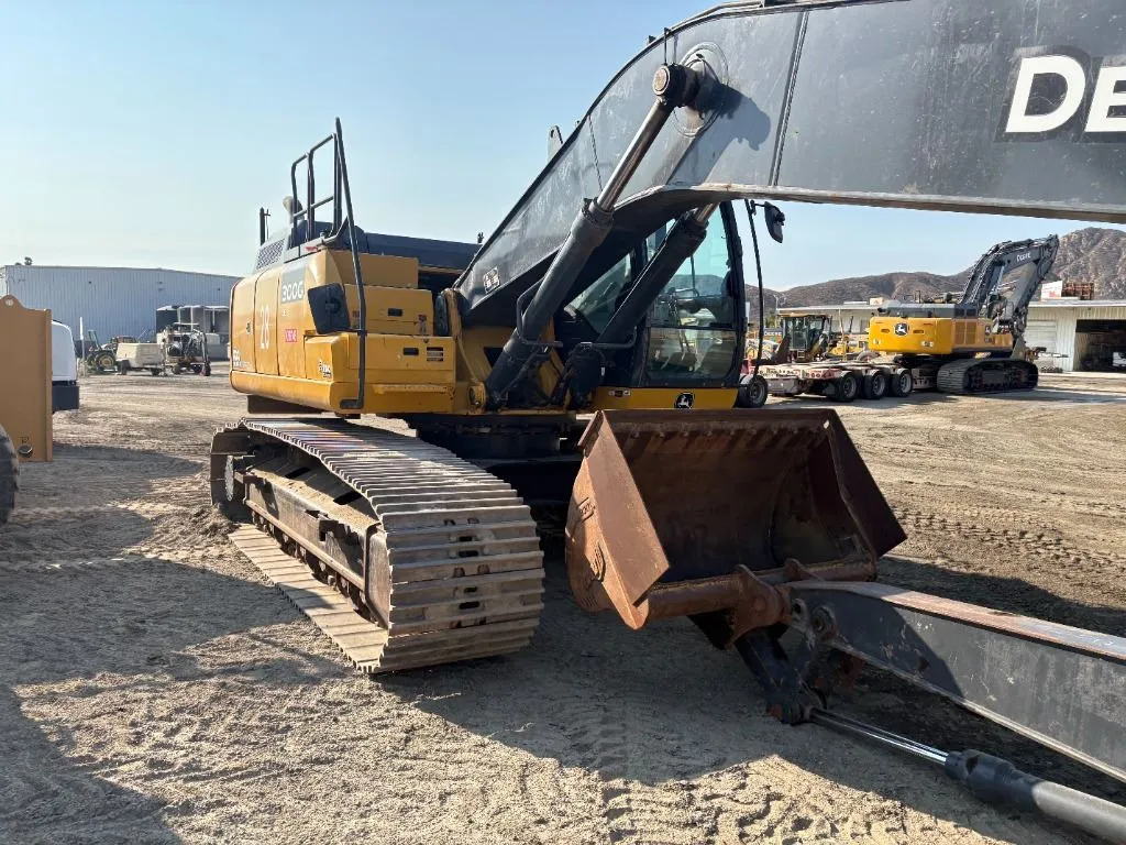 2019 John Deere 300GLC