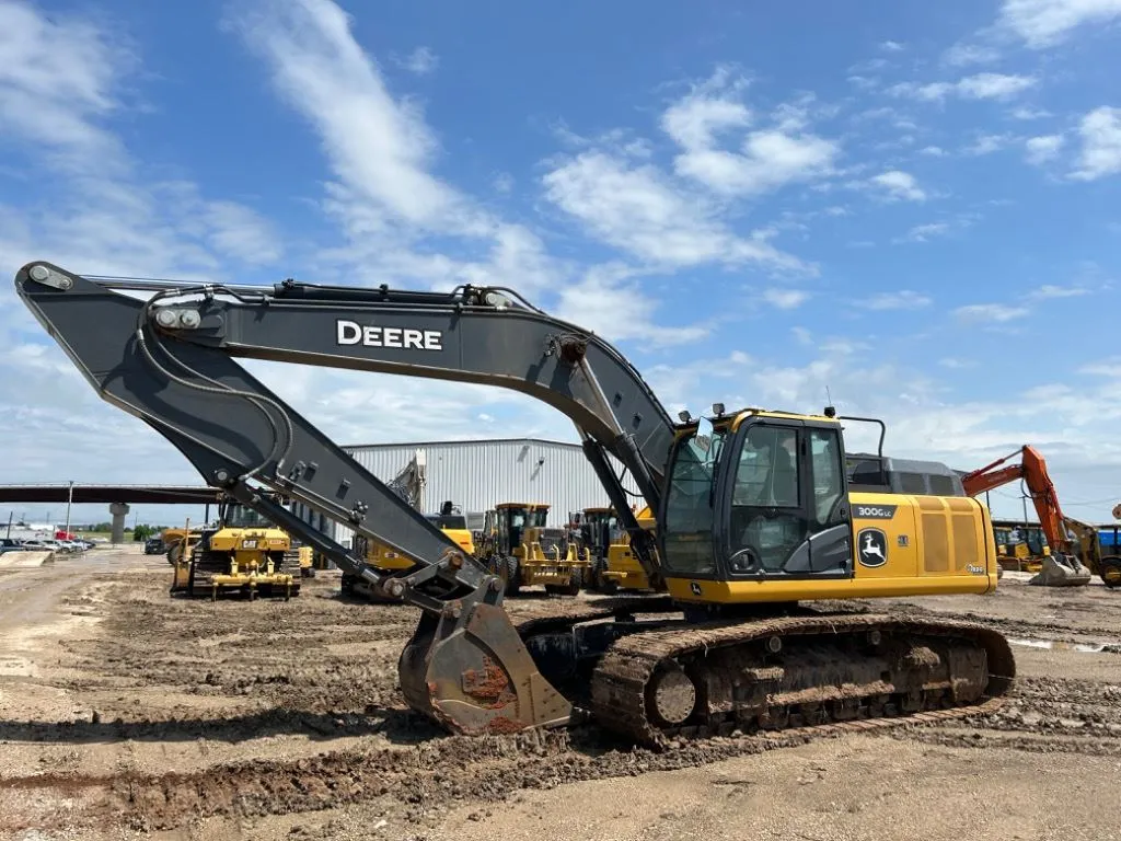 2022 John Deere 300GLC
