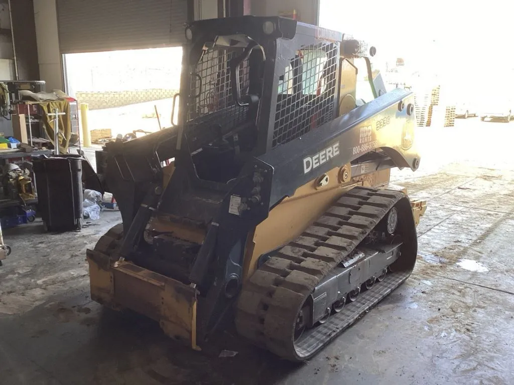 2023 John Deere 333G
