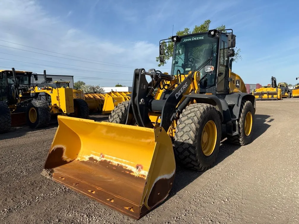 2023 John Deere 344L