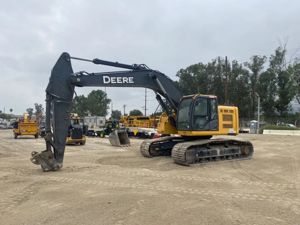 2021 John Deere 345GLC