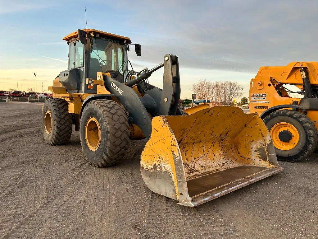 2023 John Deere 524P