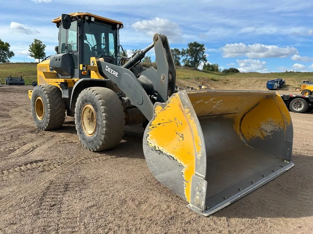 2023 John Deere 524P