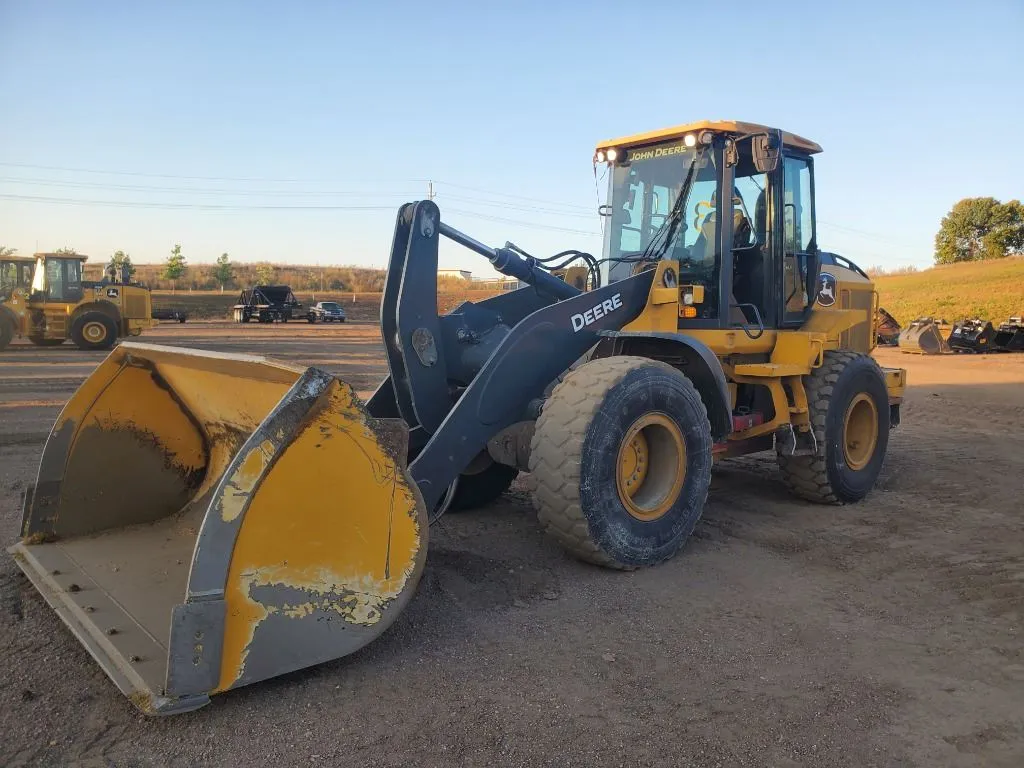 2023 John Deere 524P