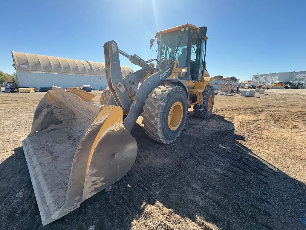 2023 John Deere 544P