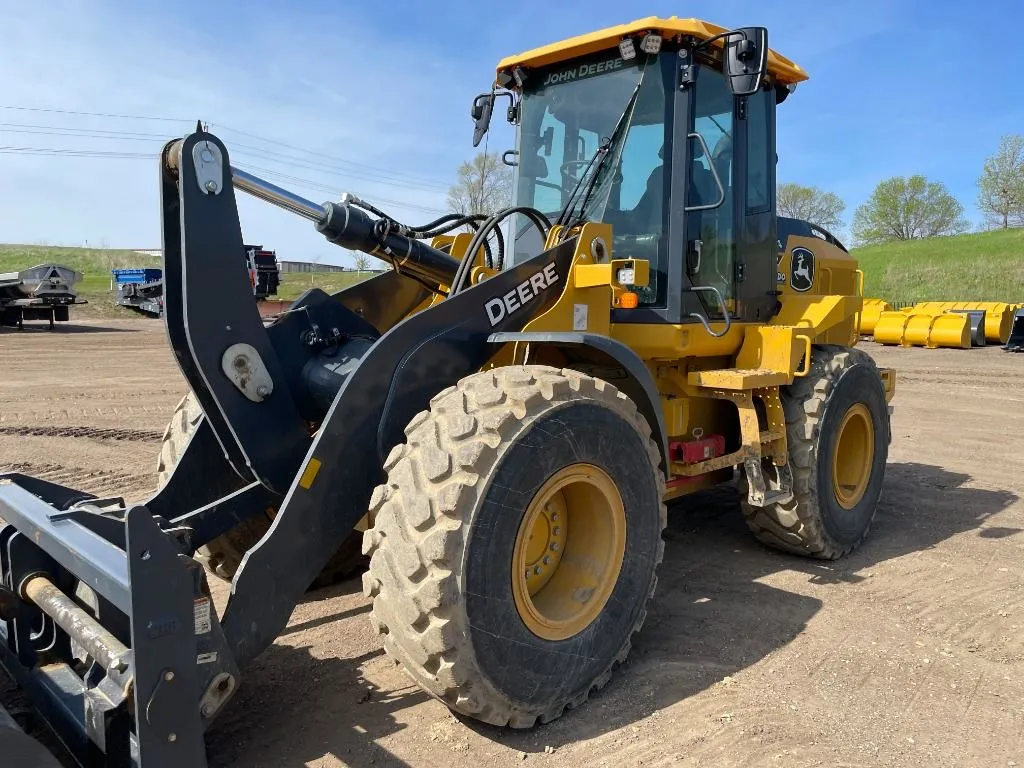 2022 John Deere 544P
