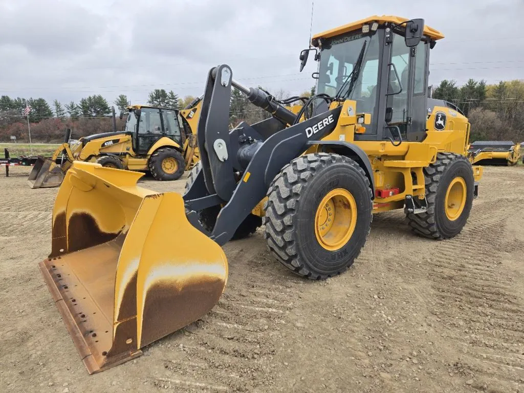 2023 John Deere 544P