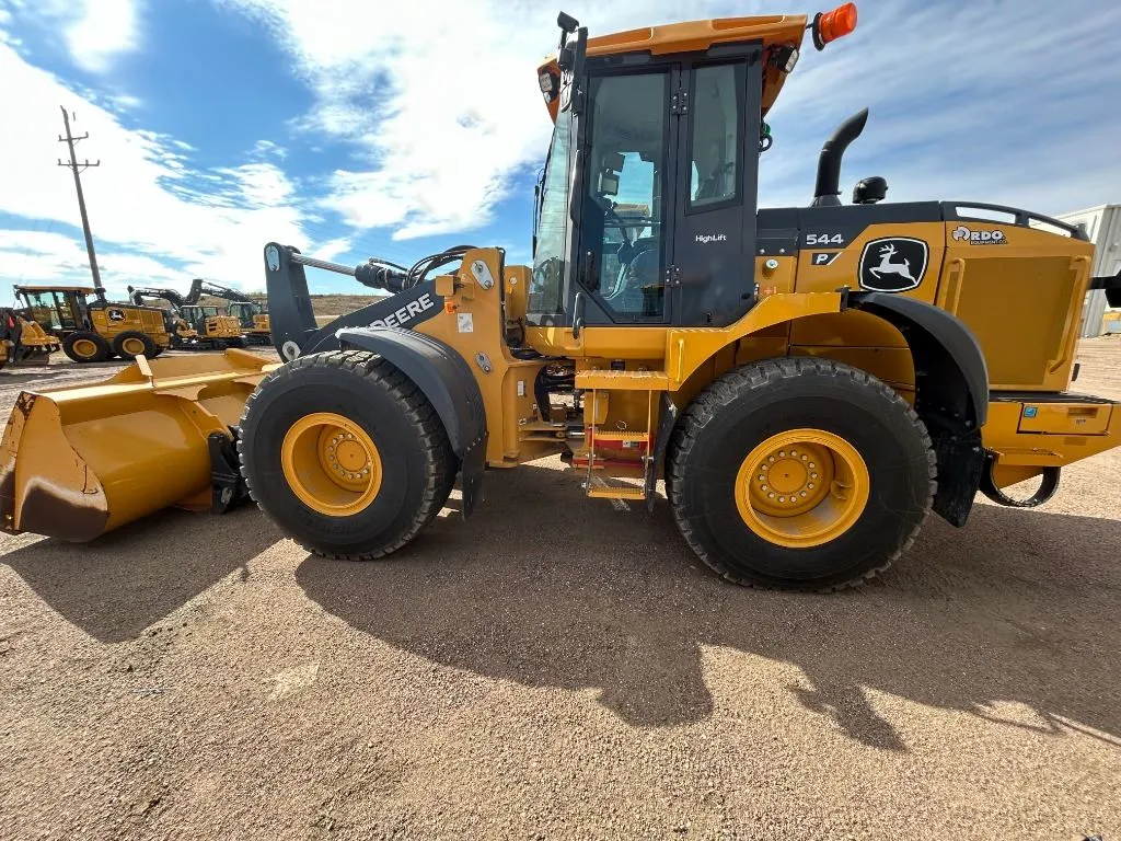 2024 John Deere 544P