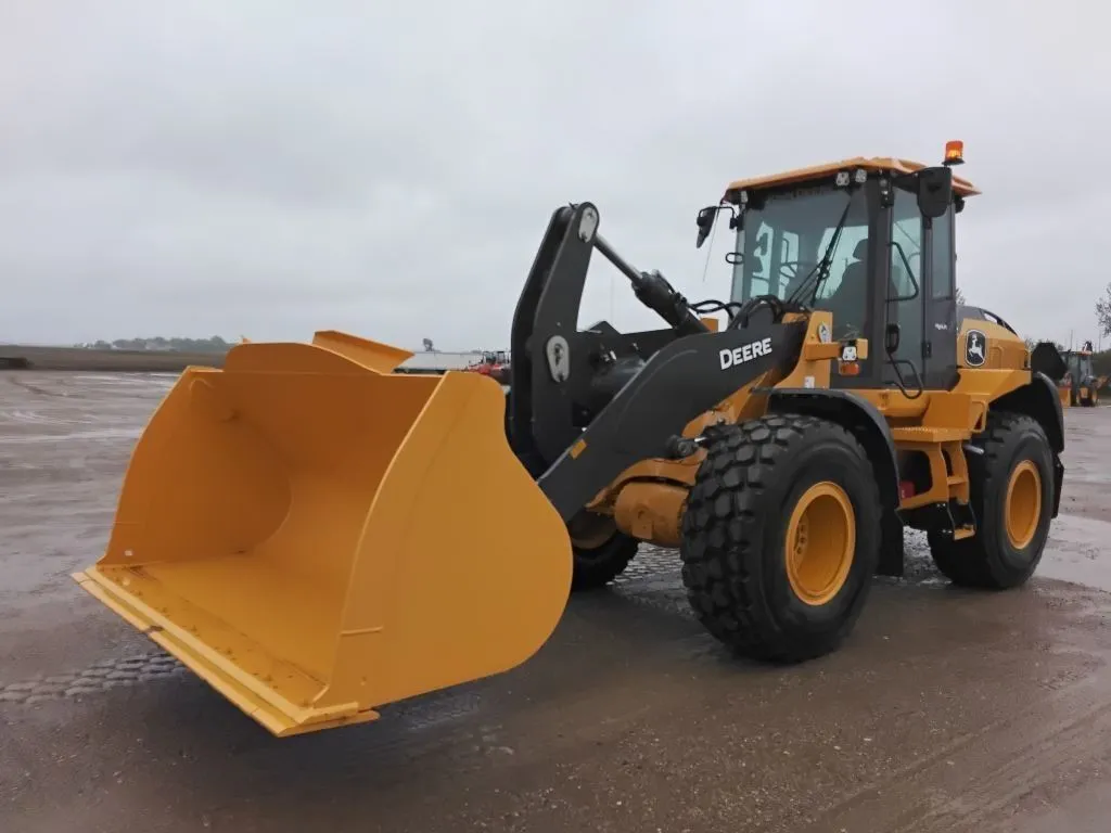 2024 John Deere 544P