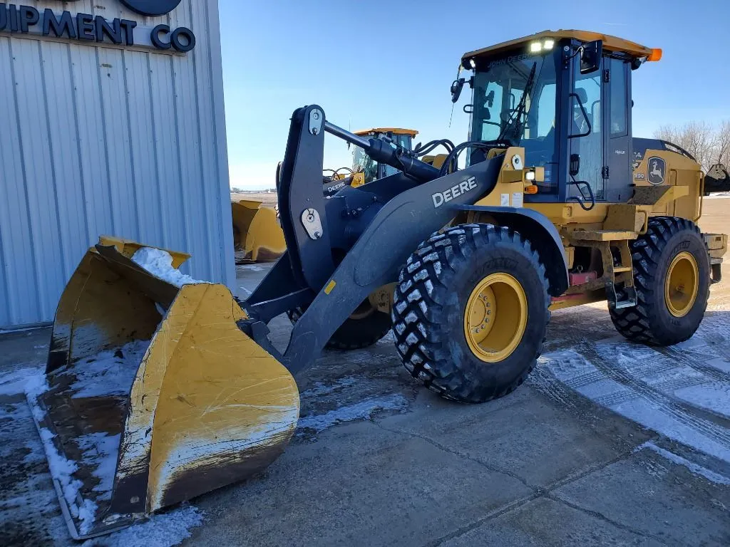 2022 John Deere 544P