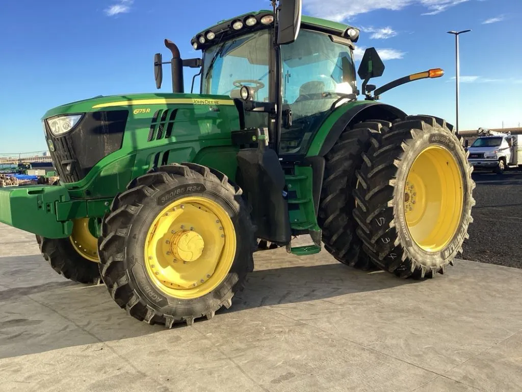 2022 John Deere 6175R