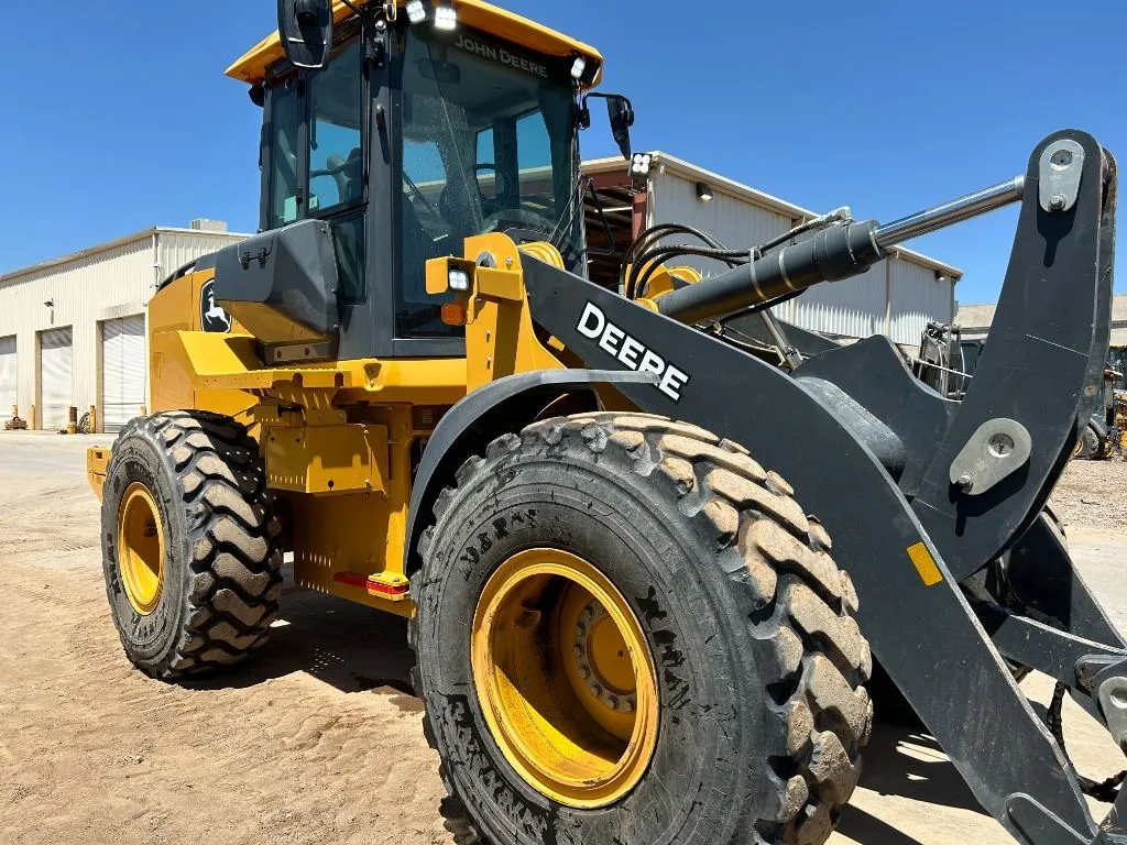 2022 John Deere 624P