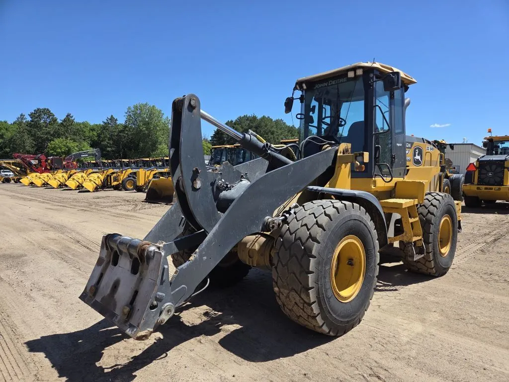2023 John Deere 624P