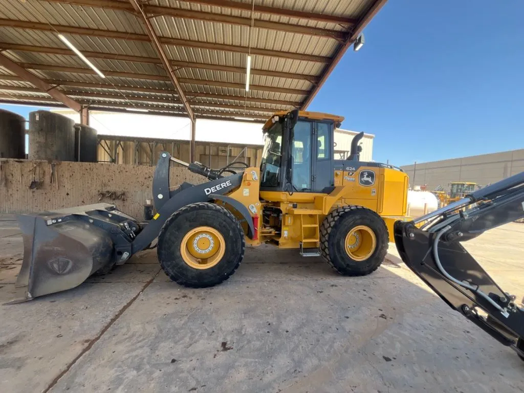 2023 John Deere 624P