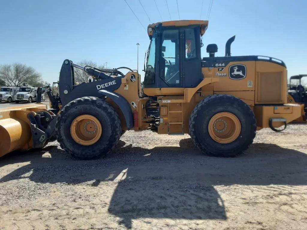 2022 John Deere 644P