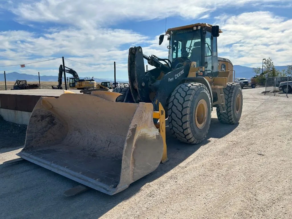 2023 John Deere 644P
