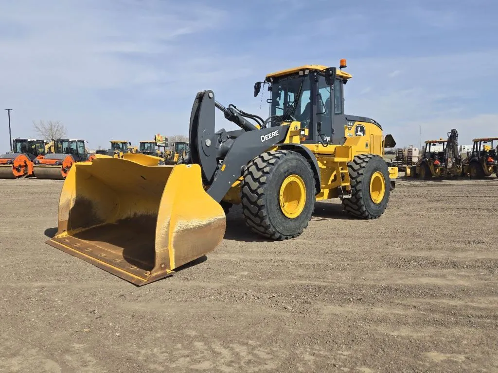 2023 John Deere 644P