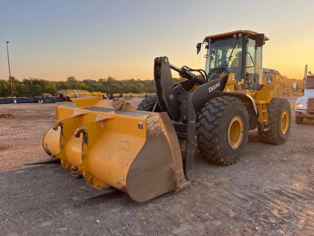 2023 John Deere 644P
