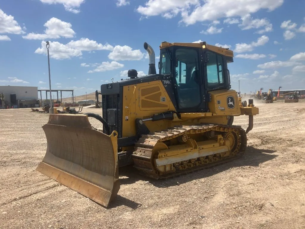 2021 John Deere 700L