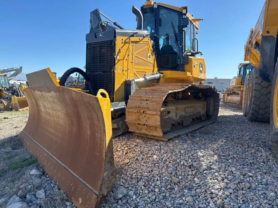 2022 John Deere 750L