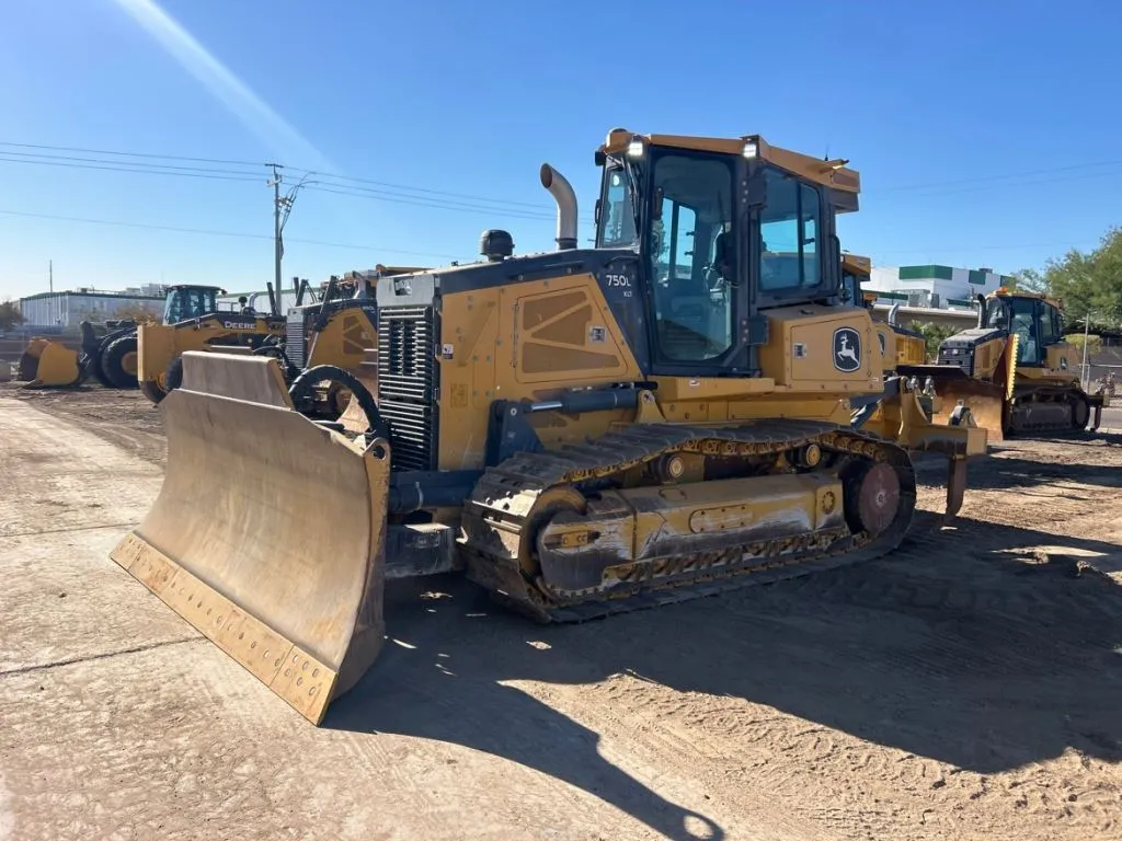2021 John Deere 750L