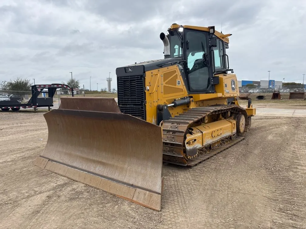 2023 John Deere 750L