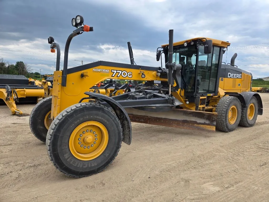 2015 John Deere 770G